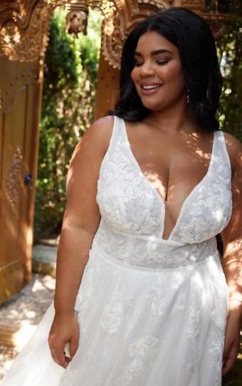 Essense of Australia Plus Size Style #D3445 #2 thumbnail